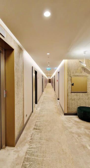 2Budapest Eye-Freegym And Sauna Luxury Home Bagian luar foto