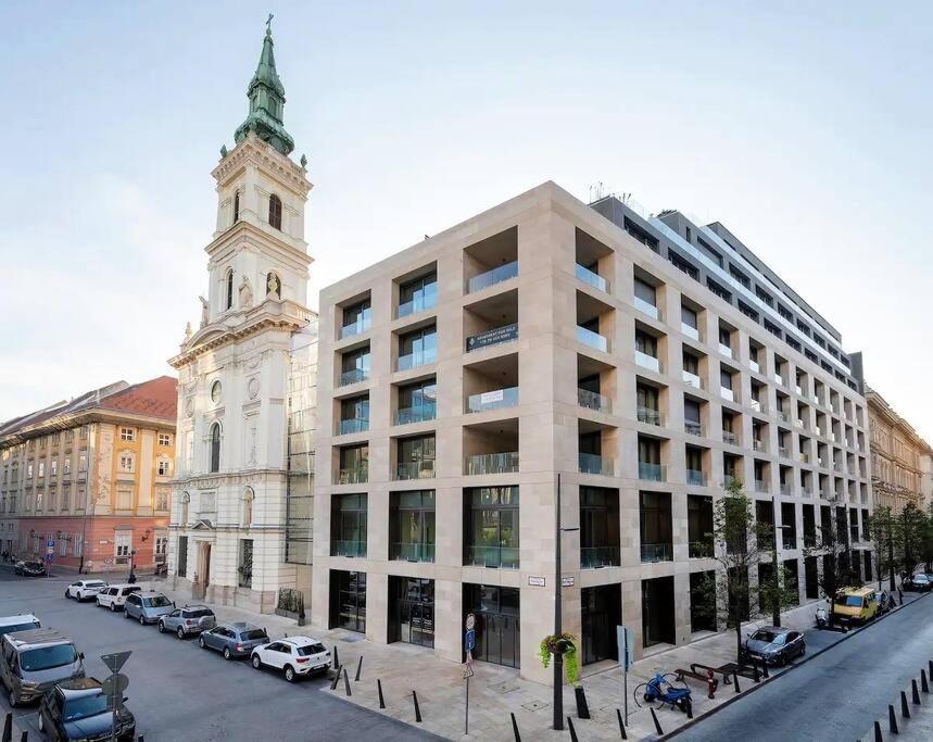2Budapest Eye-Freegym And Sauna Luxury Home Bagian luar foto