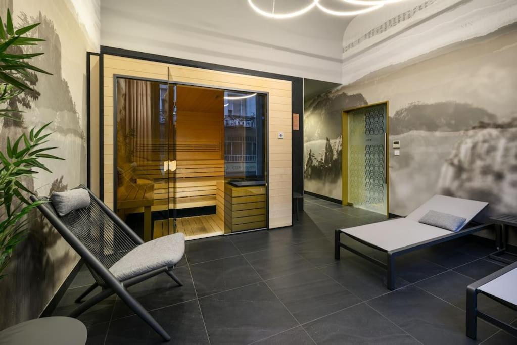 2Budapest Eye-Freegym And Sauna Luxury Home Bagian luar foto