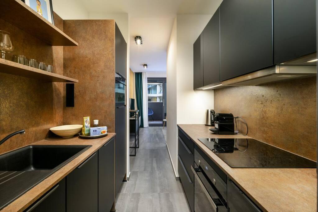 2Budapest Eye-Freegym And Sauna Luxury Home Bagian luar foto